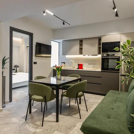 Unique Pham Homes Apartman *
